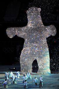 2010_Winter_Olympics_opening_ceremony_spirit_bear_puppet_2