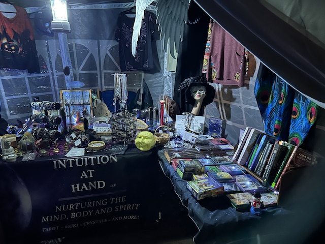 Intuition At Hand vendor photo