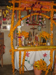 Traditional_Altar_for_the_Dead-Mexico
