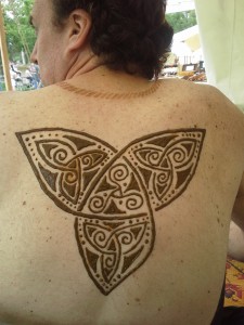 henna-back